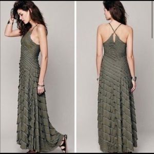 Free peolpe ruffled army green dress